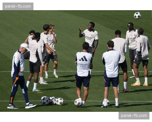 洛里昂后卫夸西成转会市场热门，勒沃库森、斯图加特等多支欧洲球队有意